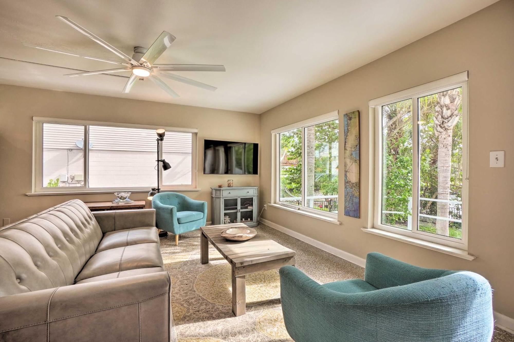 Pet-Friendly Waterfront Home - 2 Mi To Beach! تاربون سبرينغز المظهر الخارجي الصورة