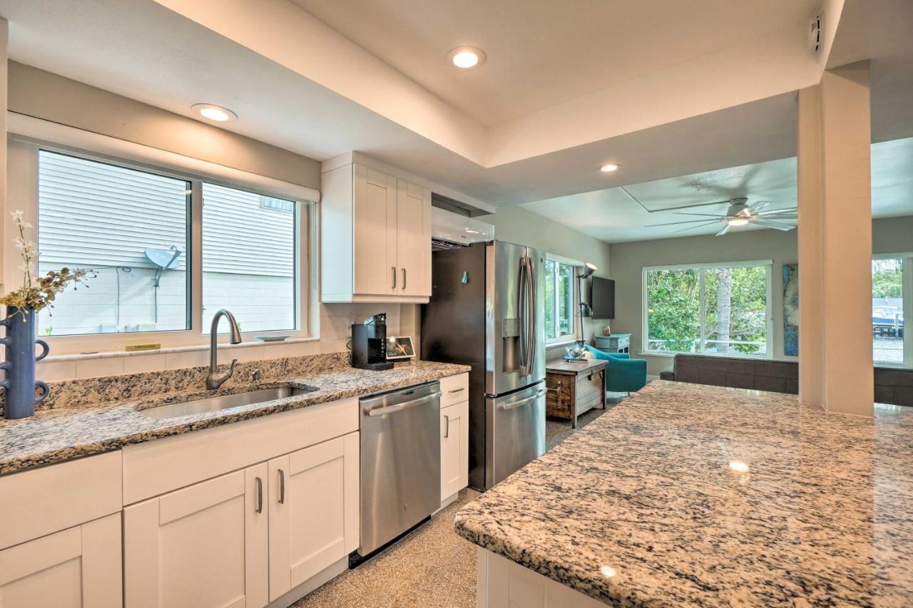 Pet-Friendly Waterfront Home - 2 Mi To Beach! تاربون سبرينغز المظهر الخارجي الصورة