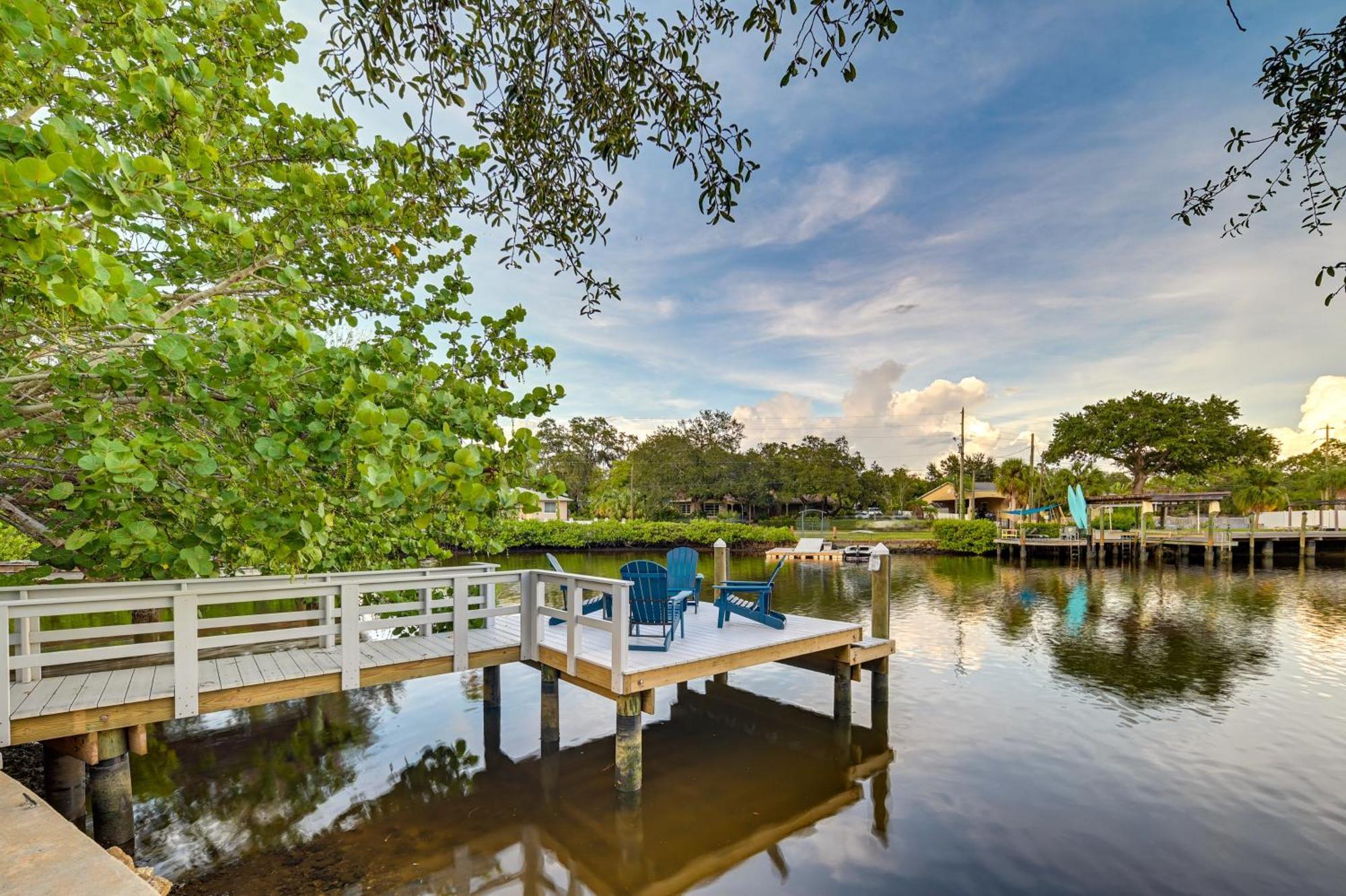 Pet-Friendly Waterfront Home - 2 Mi To Beach! تاربون سبرينغز المظهر الخارجي الصورة