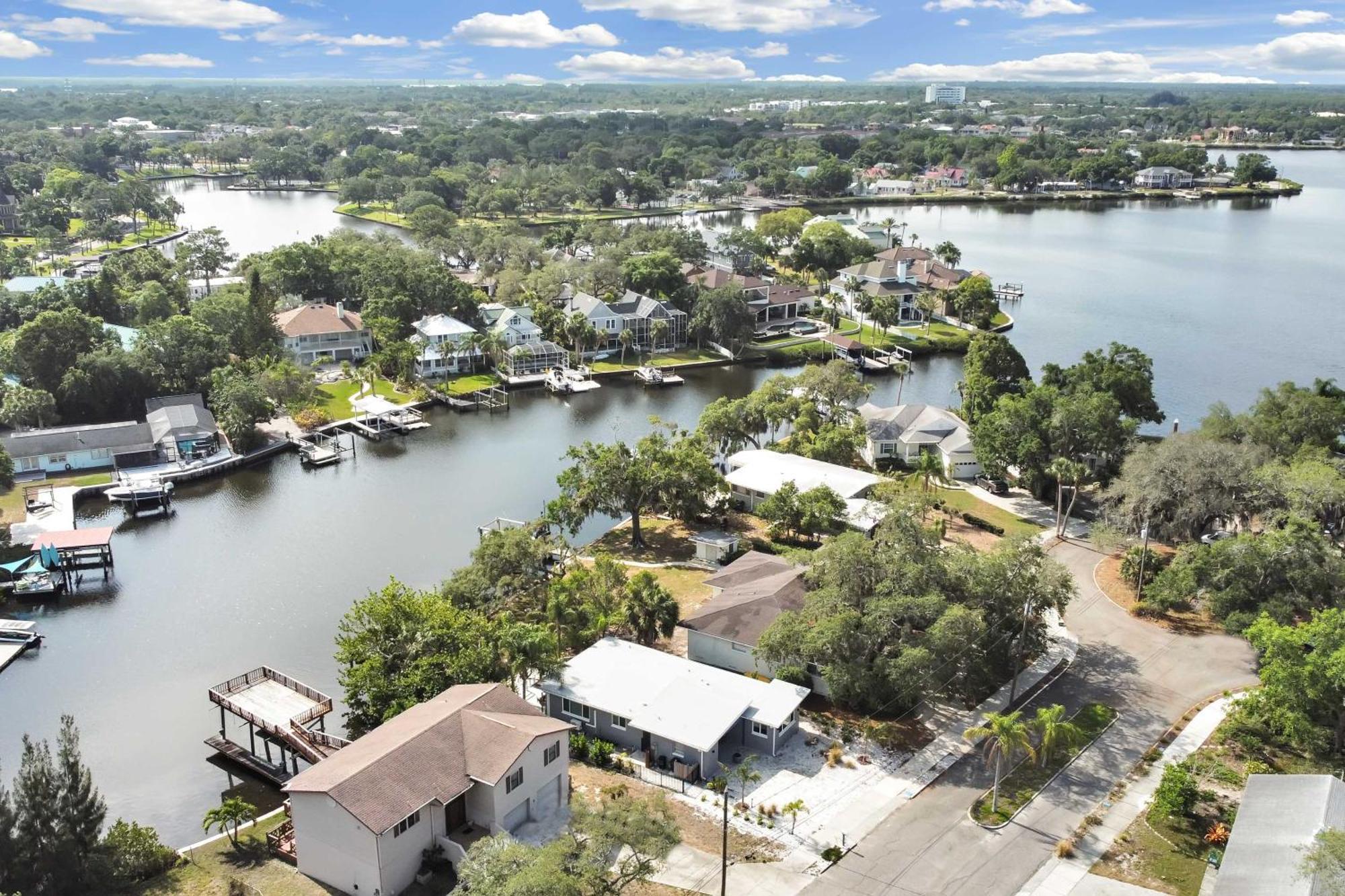 Pet-Friendly Waterfront Home - 2 Mi To Beach! تاربون سبرينغز المظهر الخارجي الصورة